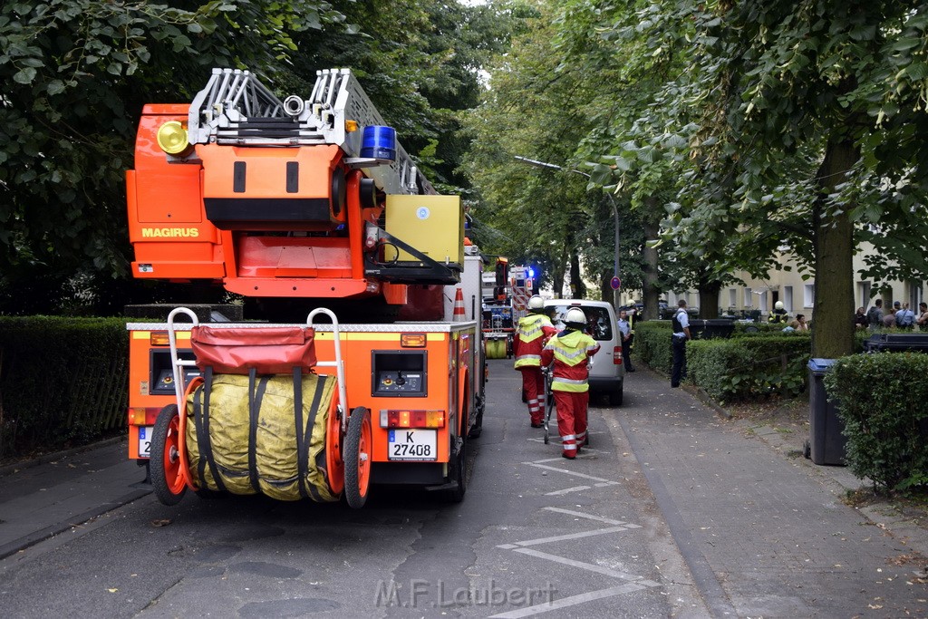 Feuer Koeln Vingst Noerdlingerstr P24.JPG - Miklos Laubert